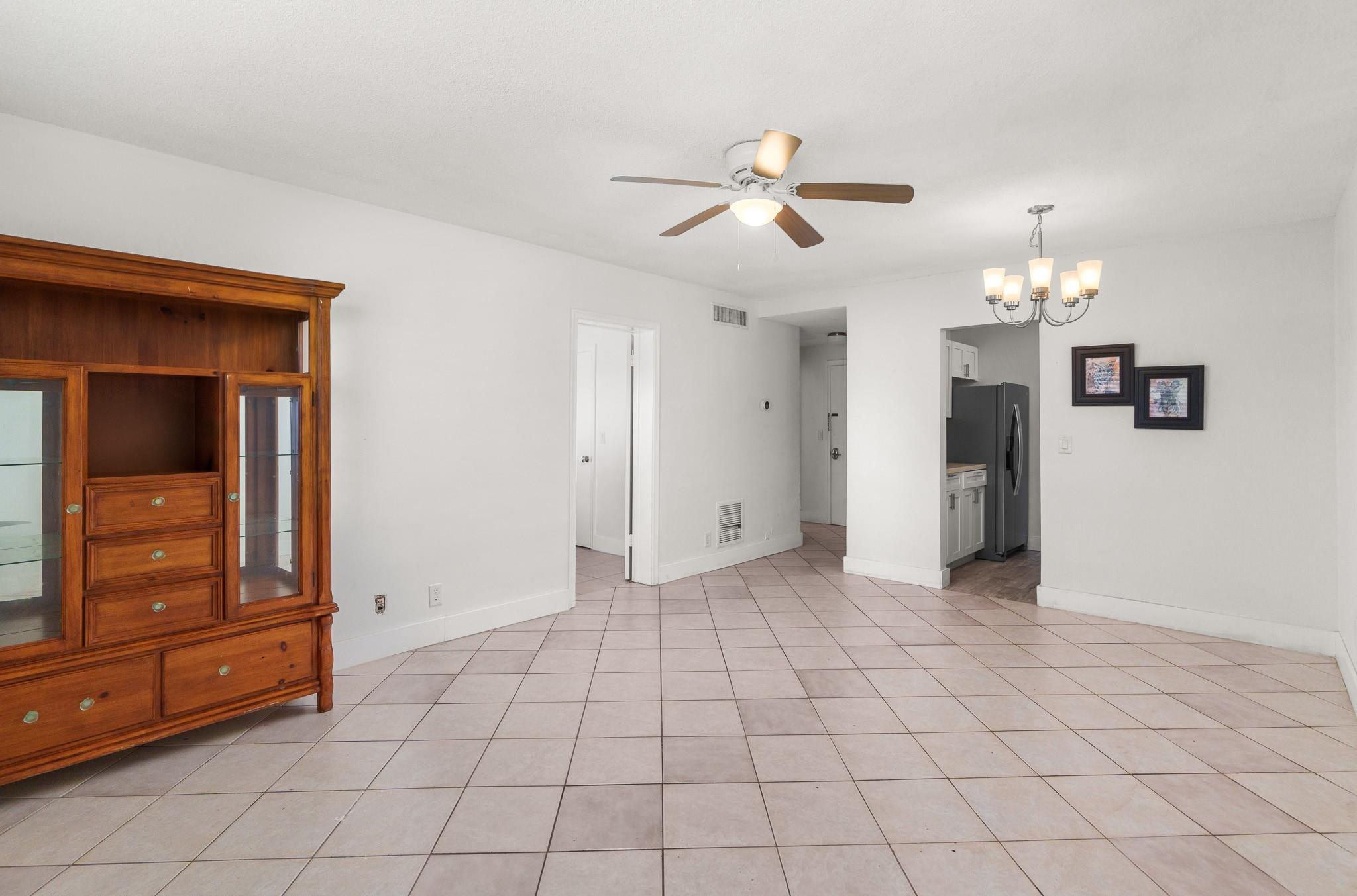 418 S Cypress Rd 106