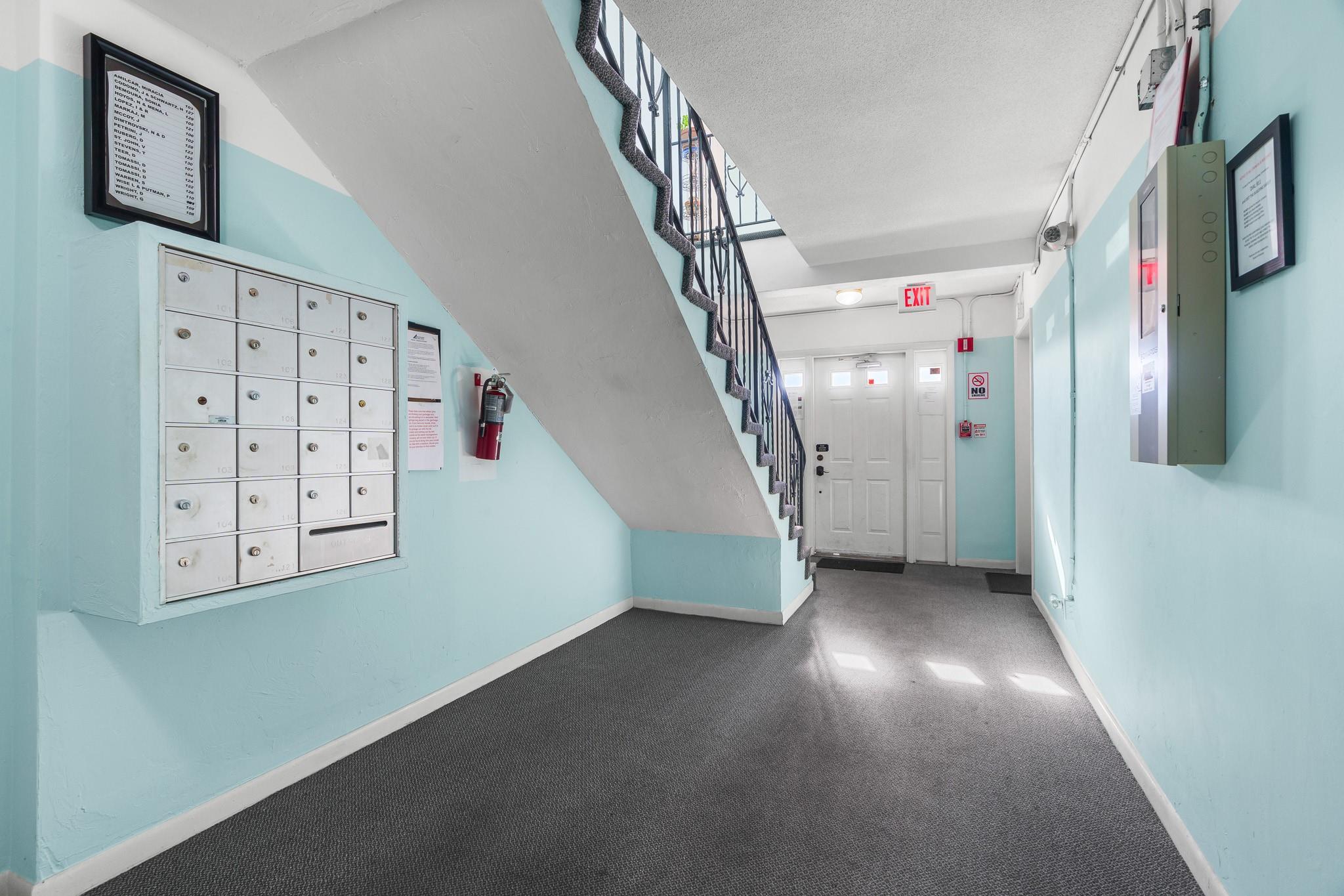 VIRGINIAN APTS - Residential