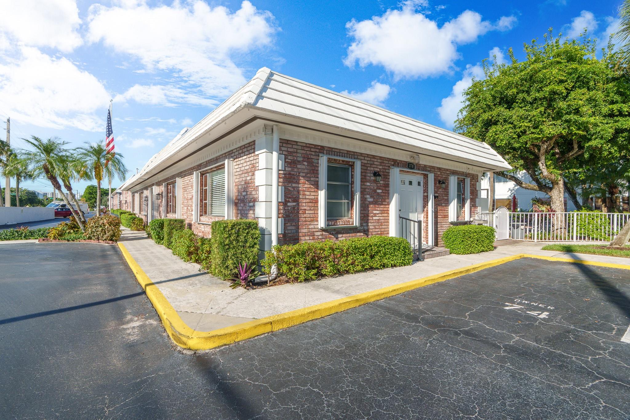 VIRGINIAN APTS - Residential