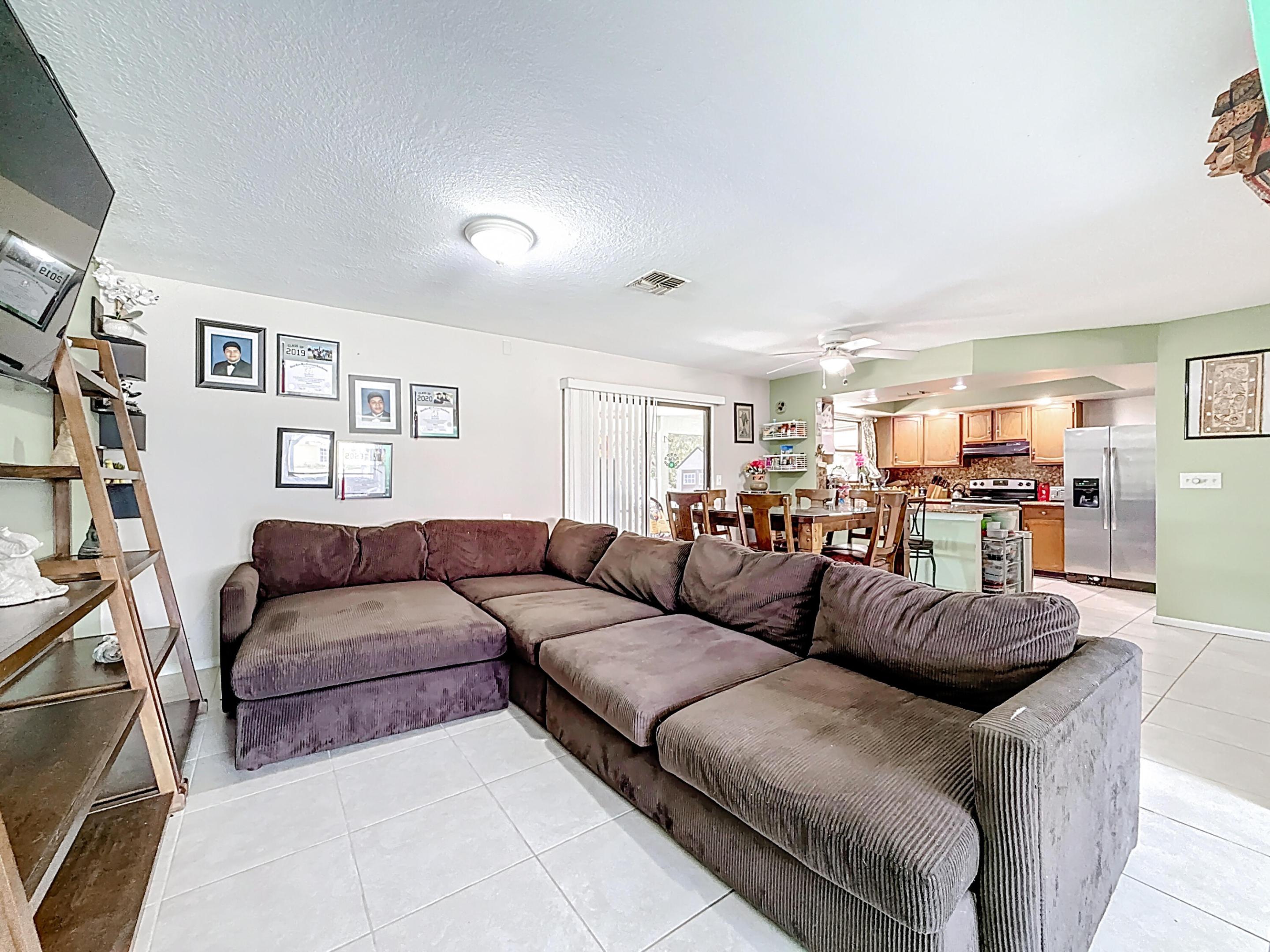 PORT ST LUCIE SECTION 27 - Residential