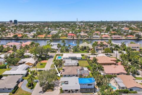 A home in Lauderdale By The Sea