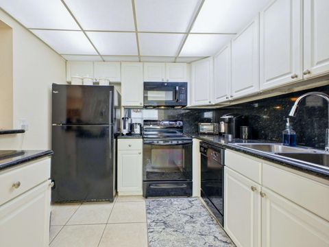 Tiny photo for 202 Brittany E, Delray Beach, FL 33446 (MLS # B26027461)