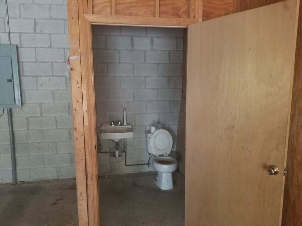 Photo of 815 11th Avenue SW #C, Vero Beach, FL (MLS # R11063602)