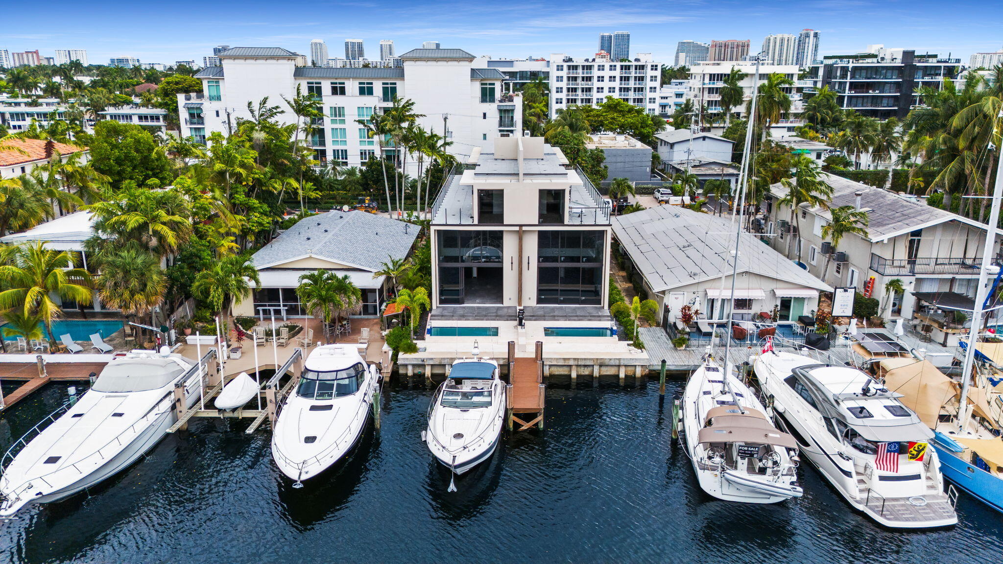 323 Hendricks Isle