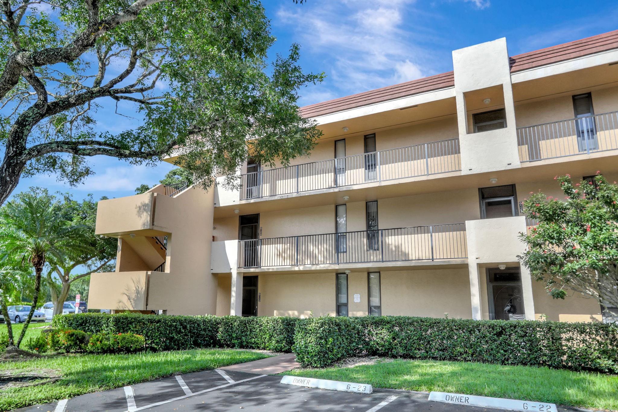 AMAZING 2/2 SECOUND FLOOR CORNER WITH EAT IN KITCHEN LOCATED IN THE HEART OF MARGATE.
SURROUND WITH LAKE ON ONE SIDE AND SINGLE FAMILY ACROSS STREET
THIS CONDO IS NEAR A HOSPITAL WITH EASY TO OTHER MEDICAL FAC ILITIES AND SUPEMARKETS.
EASY ACCESS TO MAJOR ROADWAYS AND AIRPORTS
SOLD AS IS NO REPAIRS NO SELLERS DISCLOSURE AVAILABLE. SELLERS NEVER OCCUPY PROPERT
