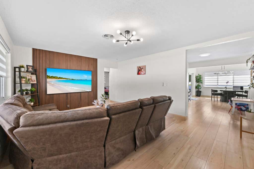 Photo of 1100 N 57TH Terrace, Hollywood, FL 33021 (MLS # B26063810)