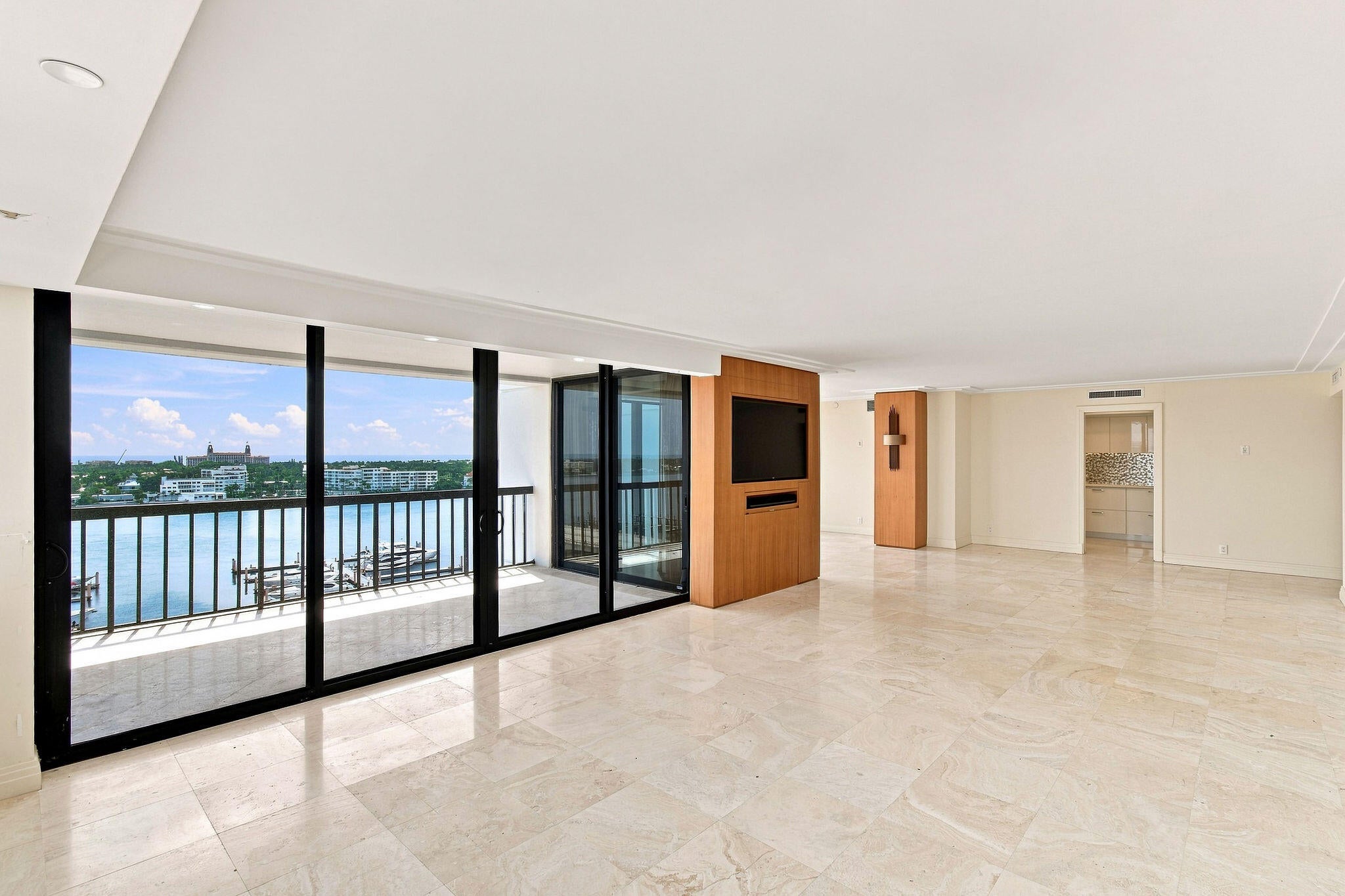 400 N FLAGLER Drive 1701