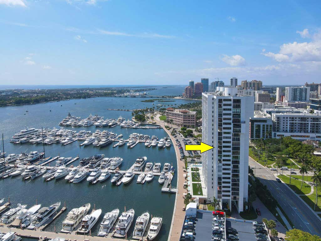 Photo of 400 N FLAGLER Drive #1701, West Palm Beach, FL 33401 (MLS # B26065949)