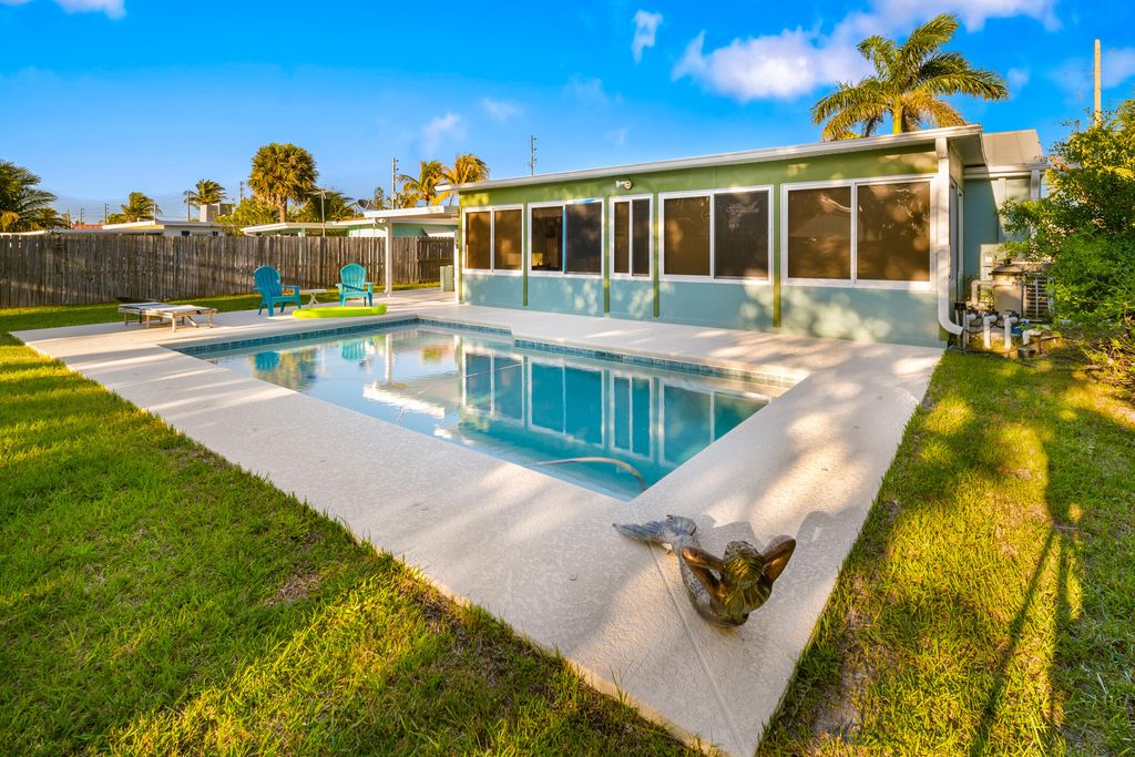 Photo of 311 Granada Street, Fort Pierce, FL 34949 (MLS # R11070023)