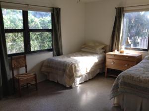 PALM BEACH SHORE ACRES - Residential Lease