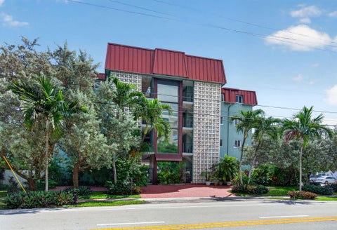 Tiny photo for 180 SE 20th Avenue #403, Deerfield Beach, FL 33441 (MLS # B26081824)