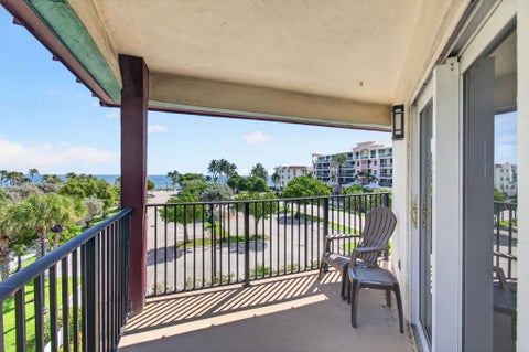 Tiny photo for 180 SE 20th Avenue #403, Deerfield Beach, FL 33441 (MLS # B26081824)