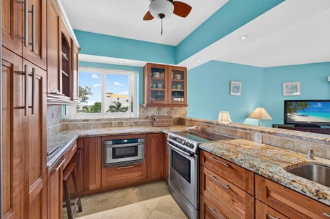 Tiny photo for 180 SE 20th Avenue #403, Deerfield Beach, FL 33441 (MLS # B26081824)