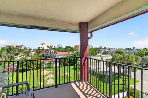 Tiny photo for 180 SE 20th Avenue #403, Deerfield Beach, FL 33441 (MLS # B26081824)