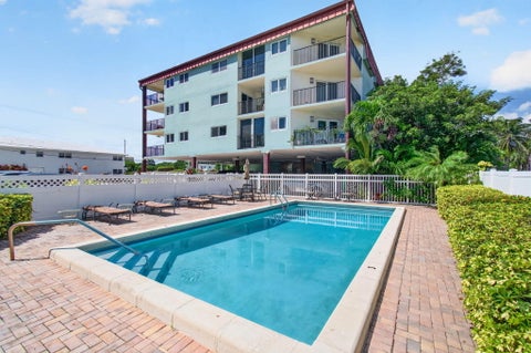 Tiny photo for 180 SE 20th Avenue #403, Deerfield Beach, FL 33441 (MLS # B26081824)