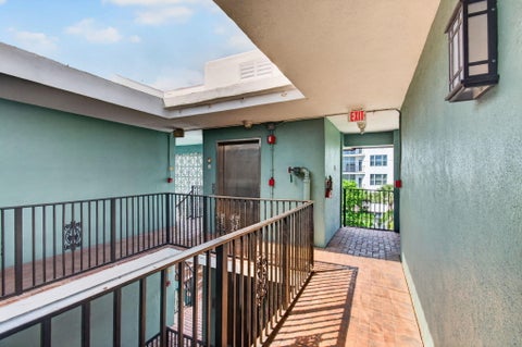 Tiny photo for 180 SE 20th Avenue #403, Deerfield Beach, FL 33441 (MLS # B26081824)
