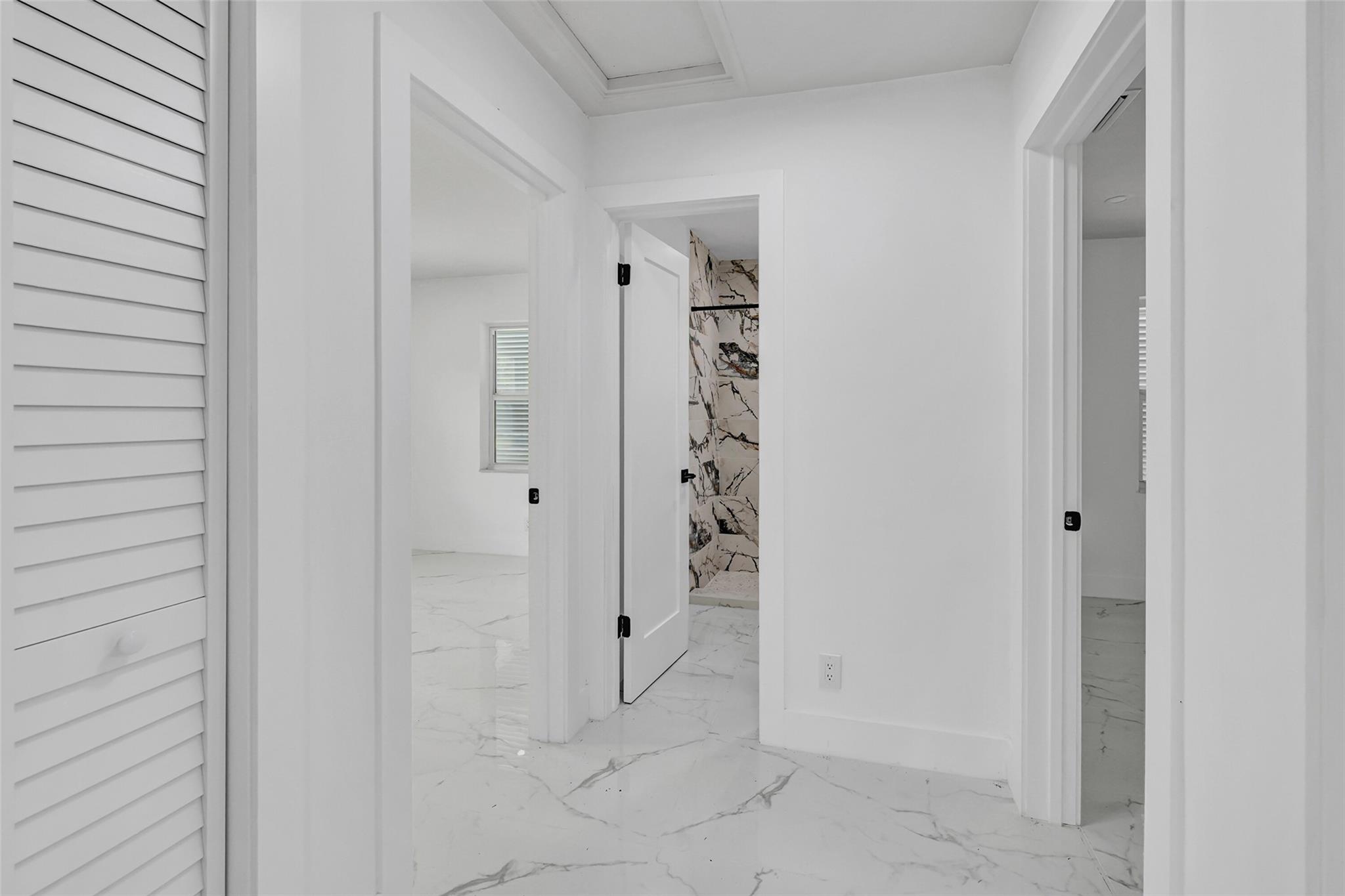 HOLLYWOOD TERRACE AMEN PL - Residential Lease