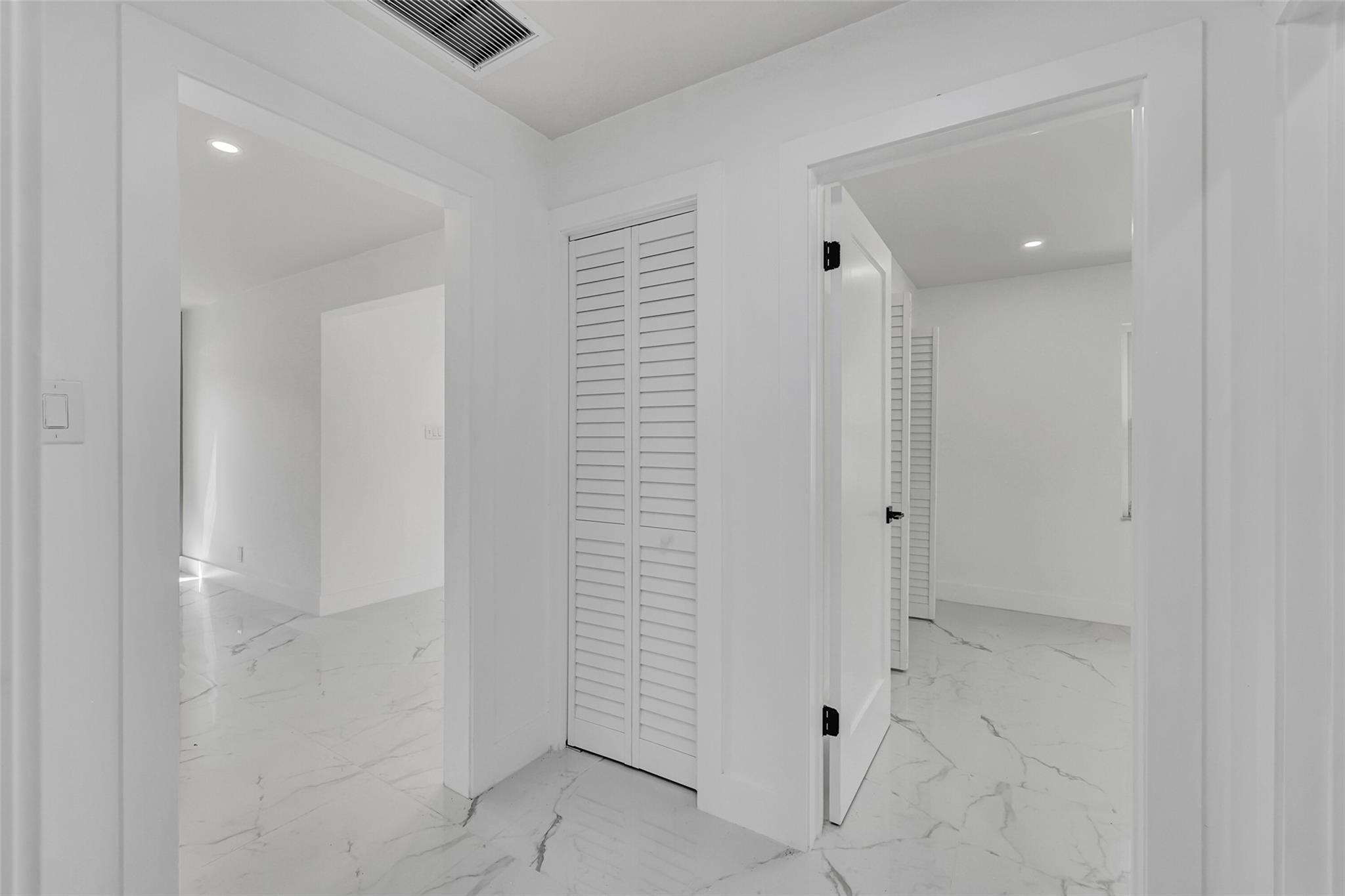 HOLLYWOOD TERRACE AMEN PL - Residential Lease