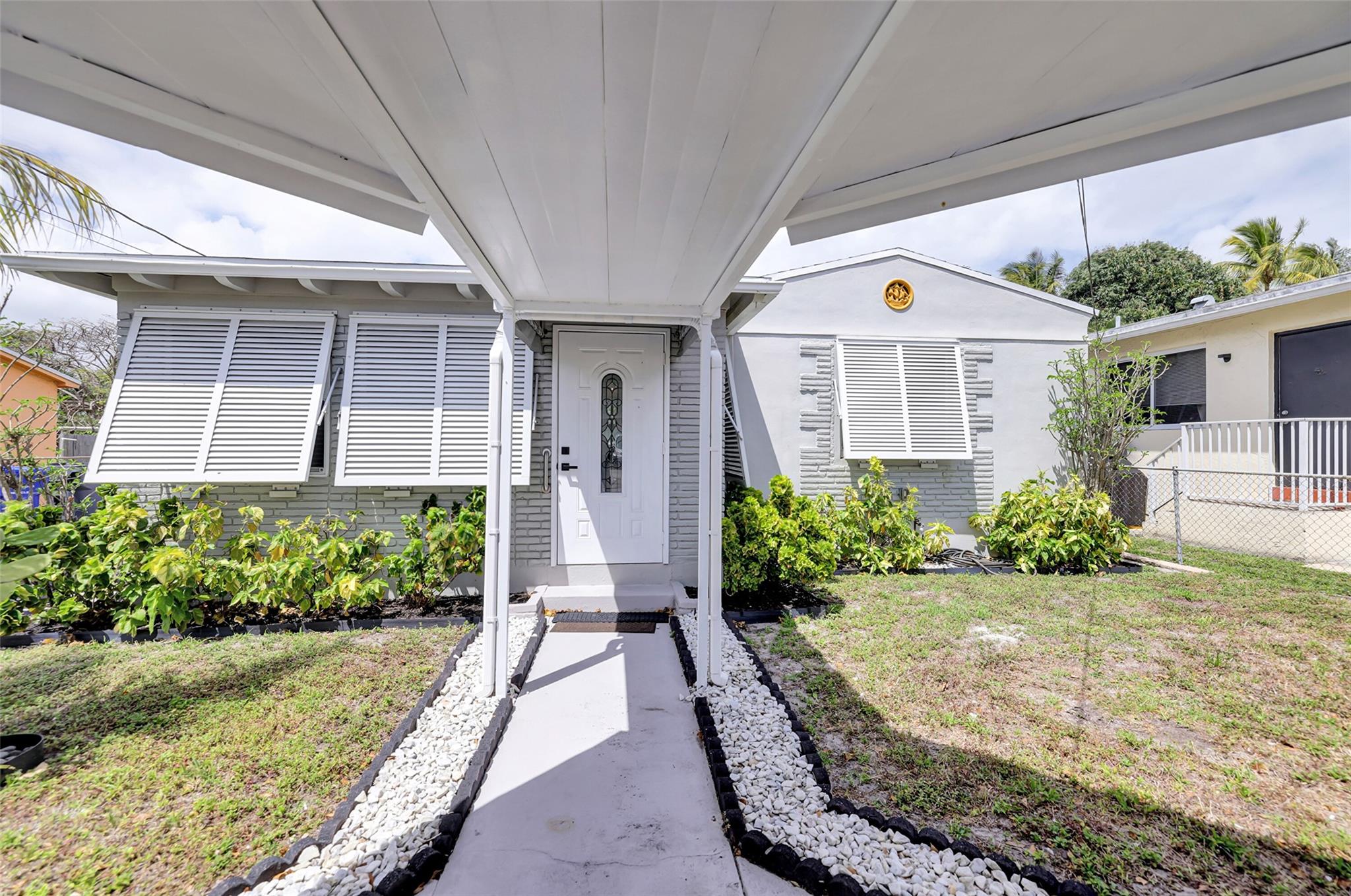 HOLLYWOOD TERRACE AMEN PL - Residential Lease