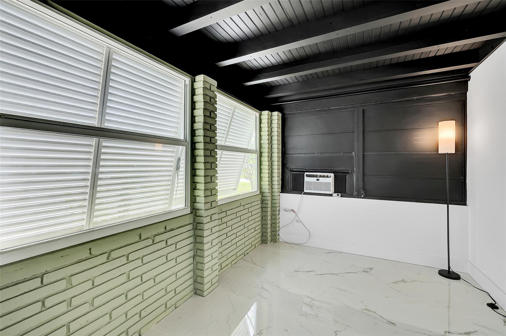 HOLLYWOOD TERRACE AMEN PL - Residential Lease