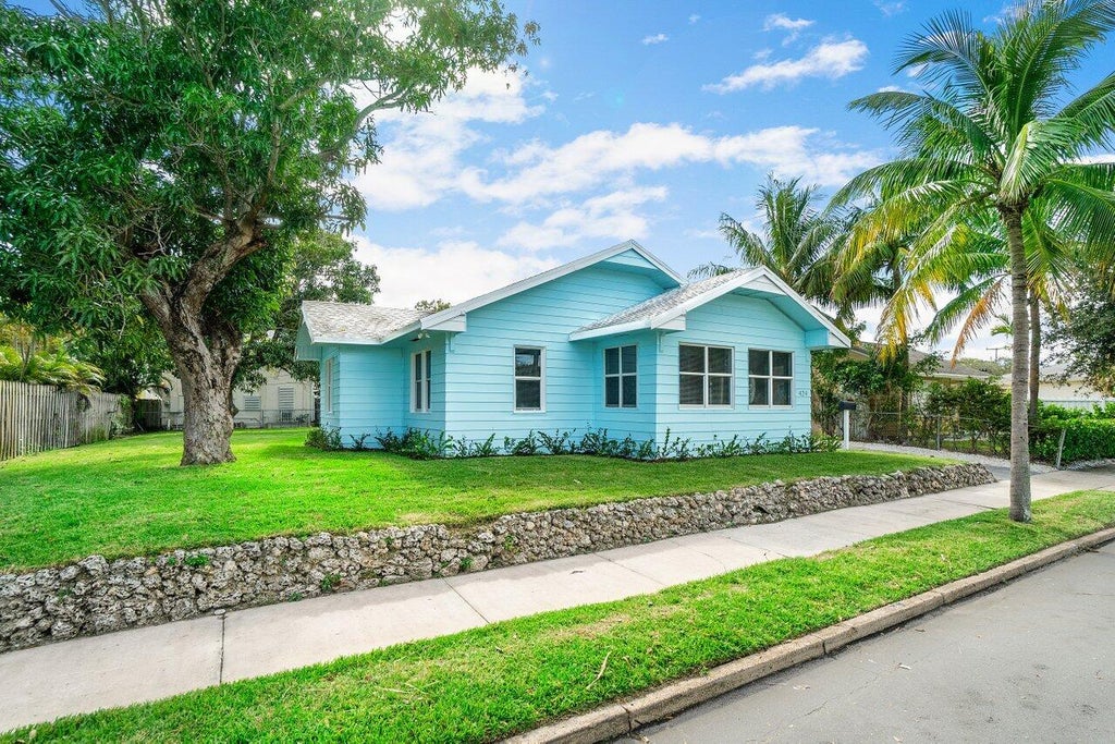 Photo of 424 53RD Street, West Palm Beach, FL 33407 (MLS # B26090664)
