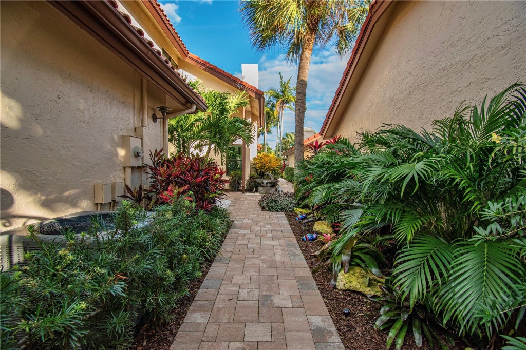 Photo of 21694 Town Place Drive, Boca Raton, FL 33433 (MLS # F10540052)