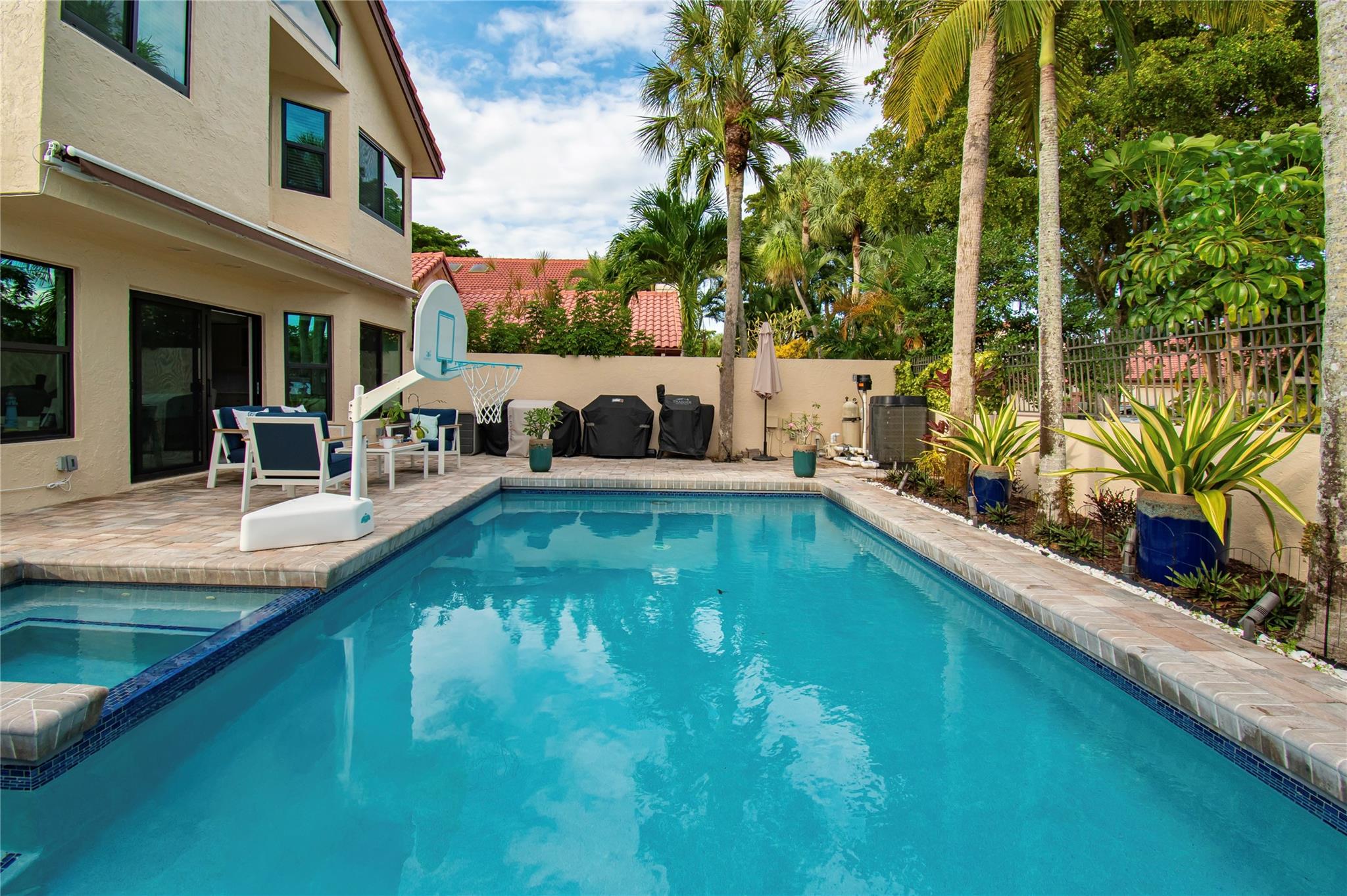 Town Place Club Villas - Residential