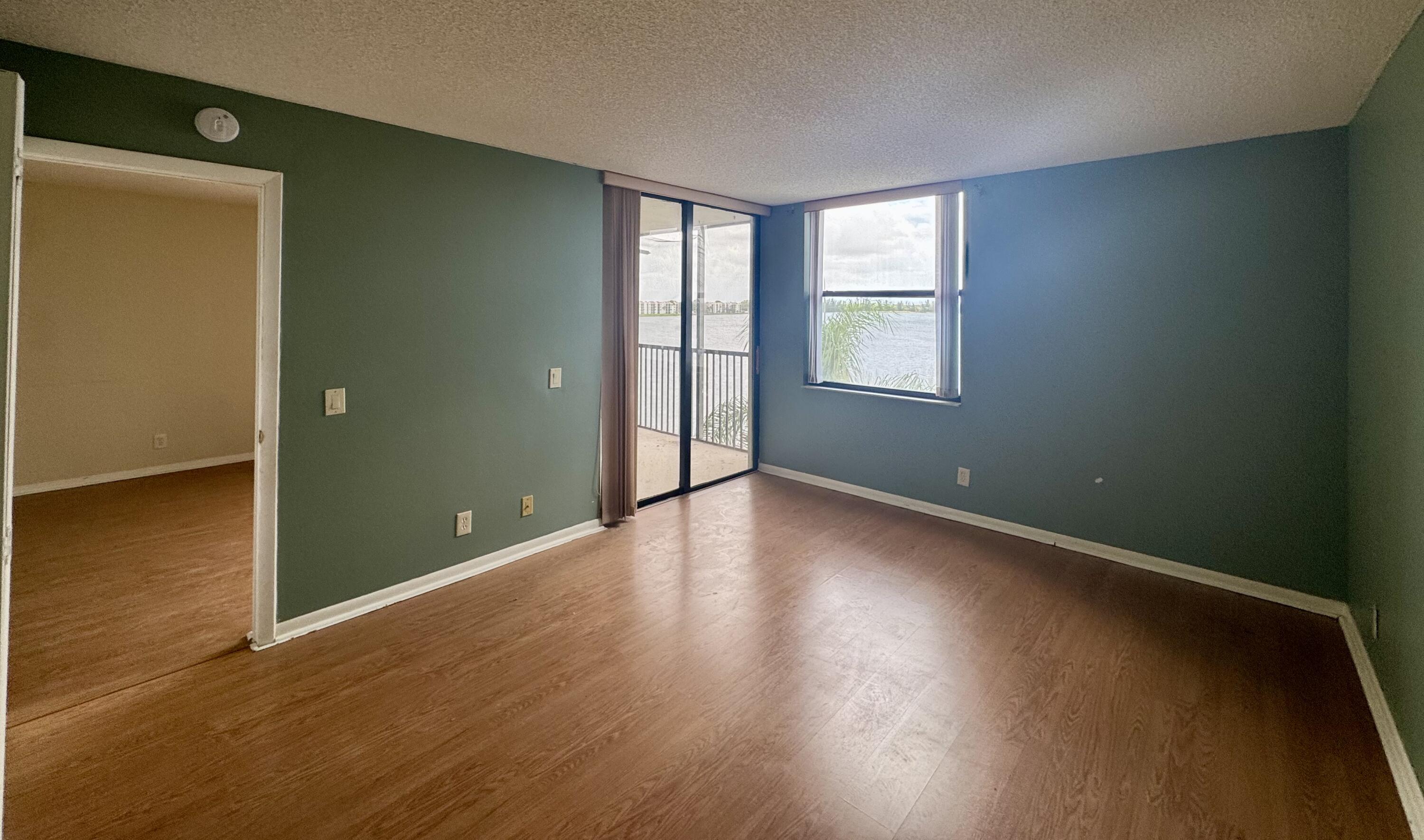 LAKE EMERALD CONDOMINIUM NO ONE - Residential