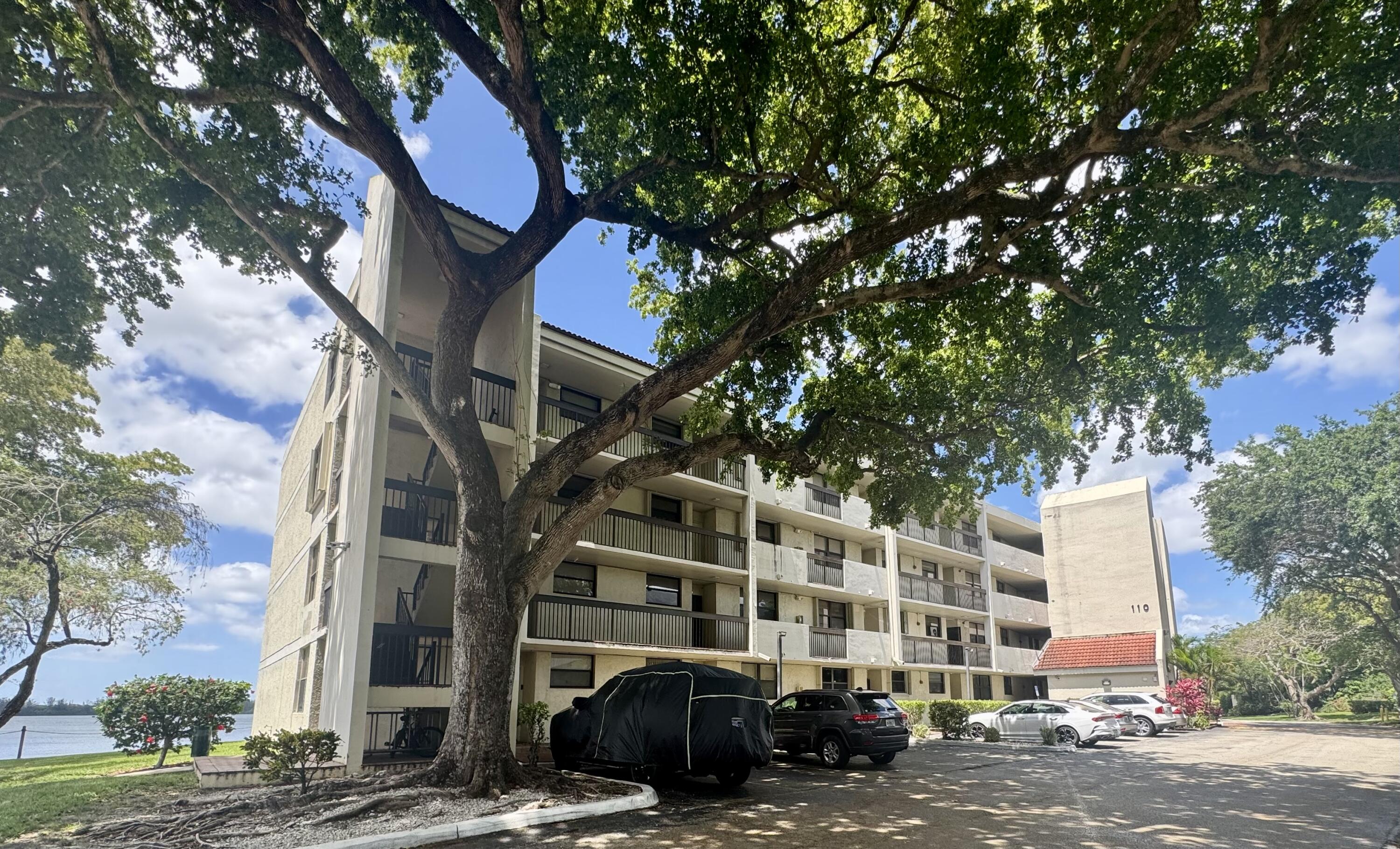 LAKE EMERALD CONDOMINIUM NO ONE - Residential