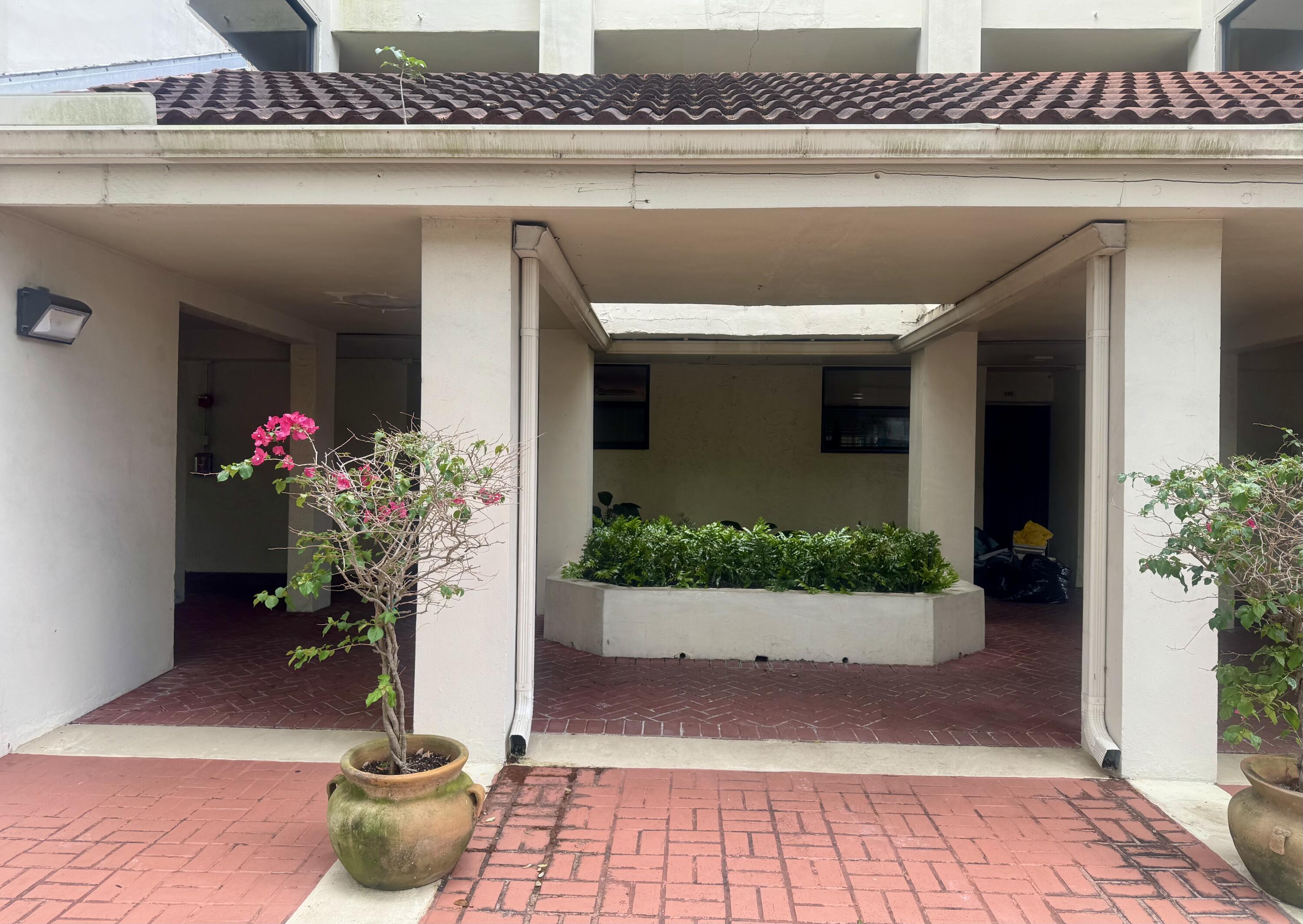 110 Lake Emerald Drive 404