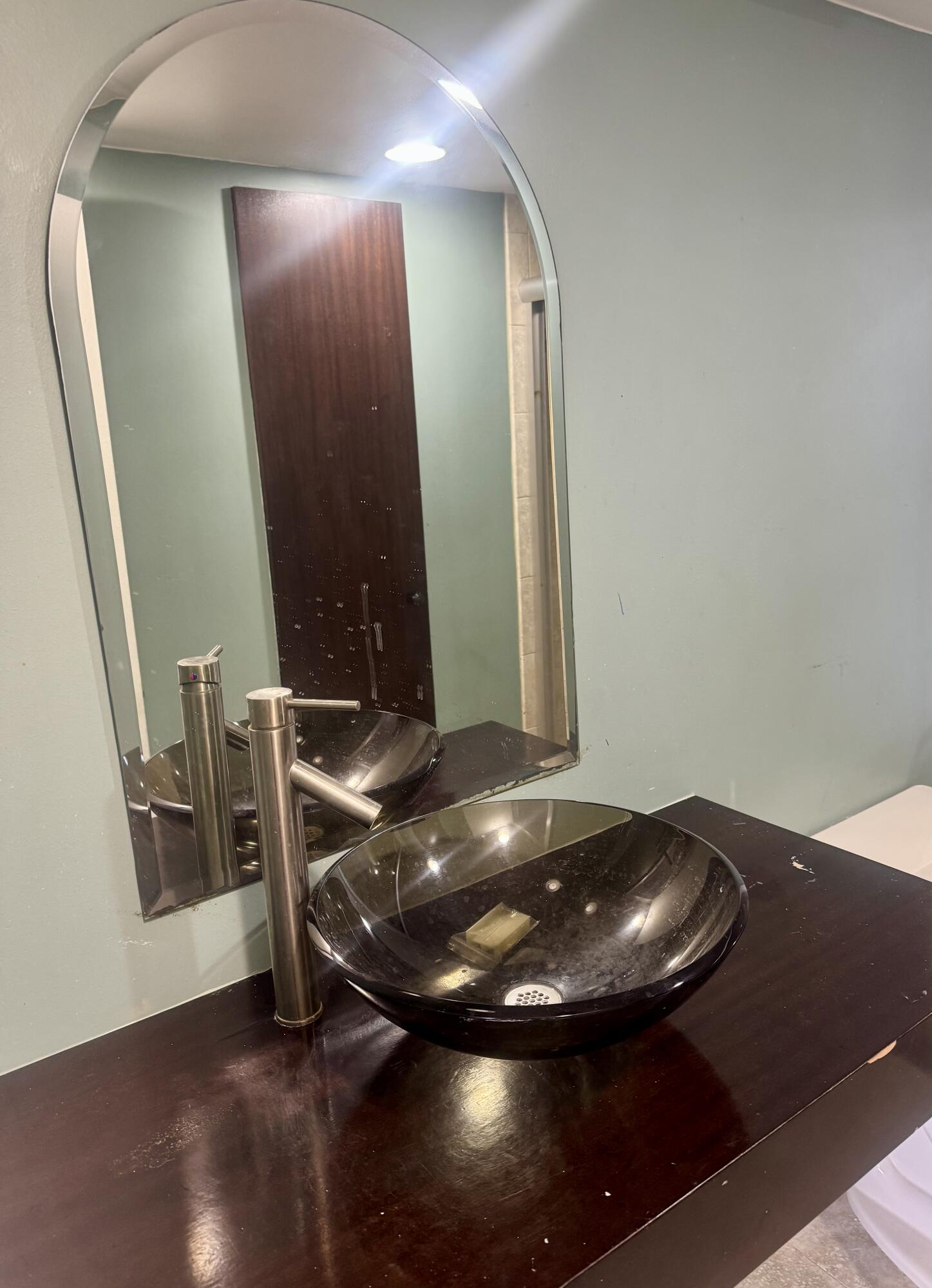 LAKE EMERALD CONDOMINIUM NO ONE - Residential