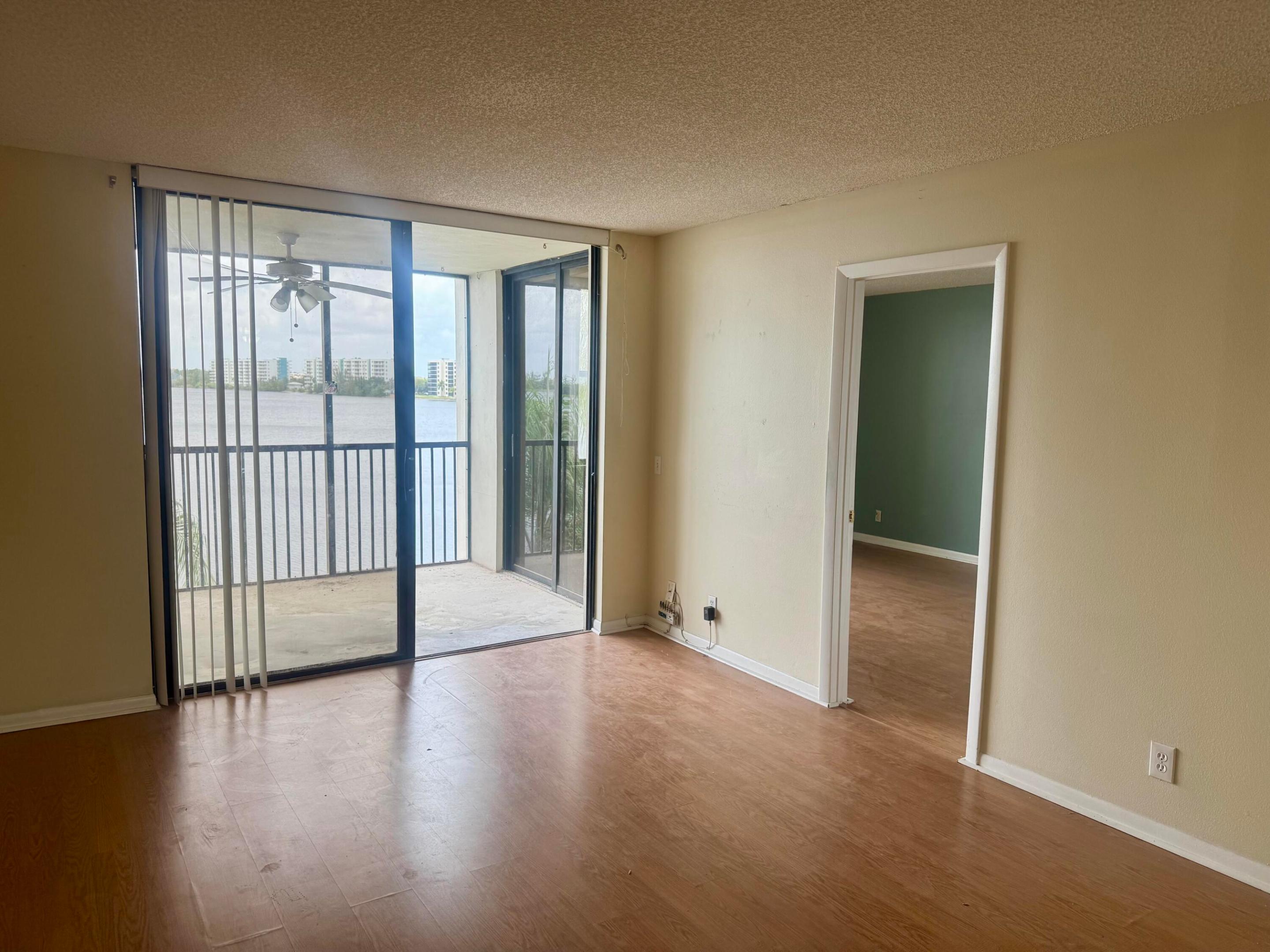 LAKE EMERALD CONDOMINIUM NO ONE - Residential