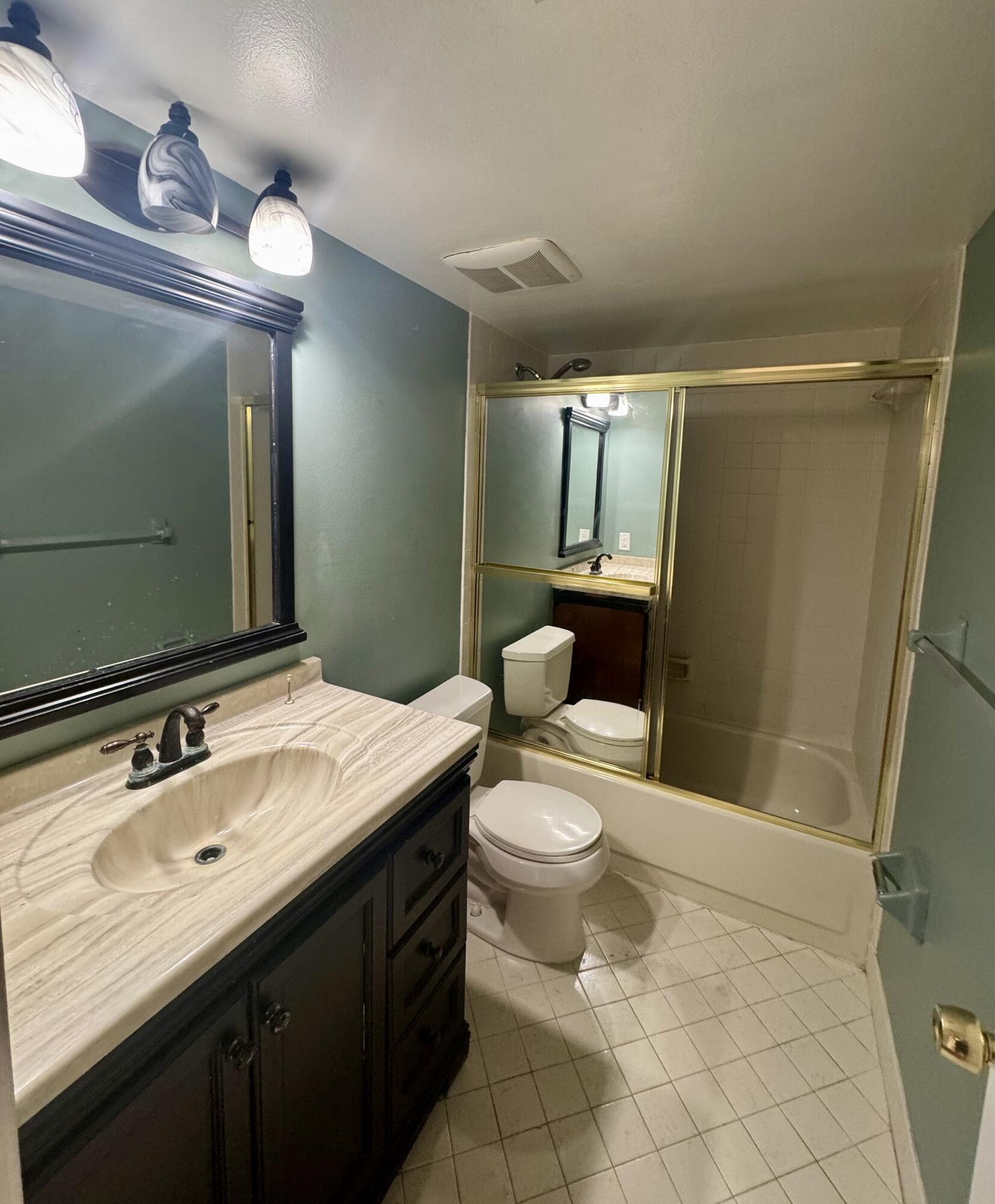 LAKE EMERALD CONDOMINIUM NO ONE - Residential