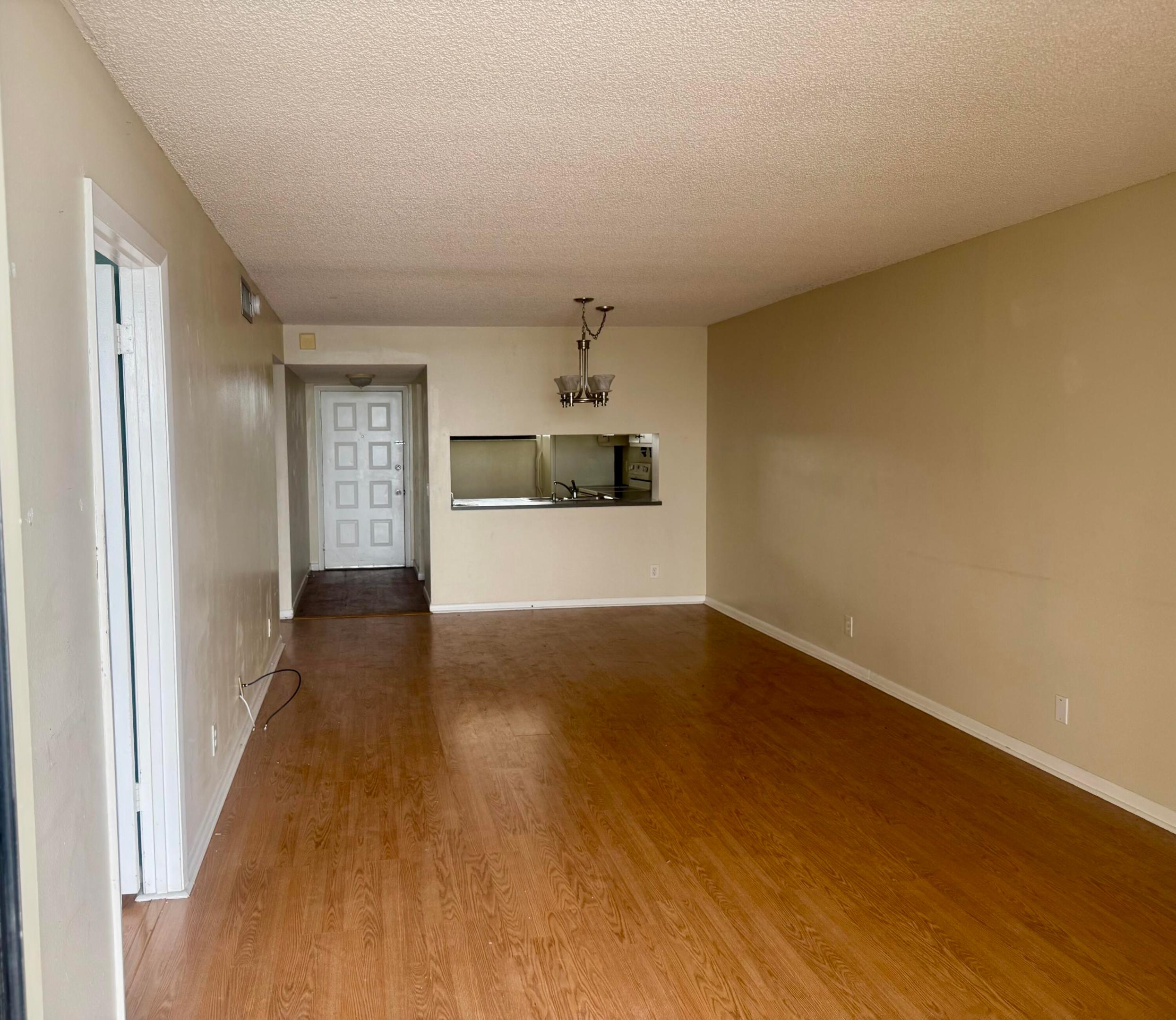 LAKE EMERALD CONDOMINIUM NO ONE - Residential