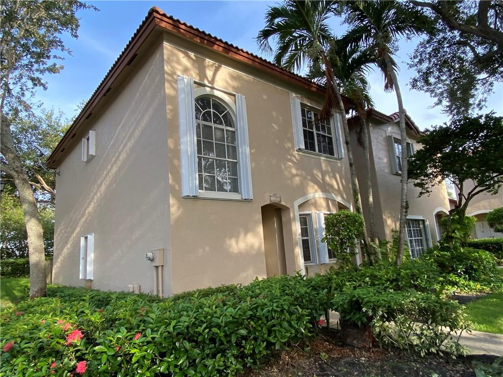 This beautifully maintained 3-bedroom townhouse in Weston feels just like a single-family home and is move-in ready! Located in a prime spot on Weston Road, close to I-75, top-rated schools, shopping, and dining, it offers both convenience and comfort. The home features tile flors downsstairs and carpeting upstairs. Its open floor plan includes a bright breakfast nook, a full-size washer and dryer, a private patio, and additional storage space. With its spacious layout and desirable location, this property is a must-see for anyone looking for a comfortable and well-kept home in Weston.