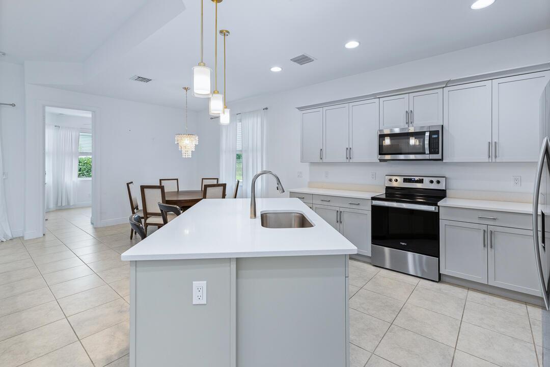 BELLA VISTA ISLES - Residential Lease