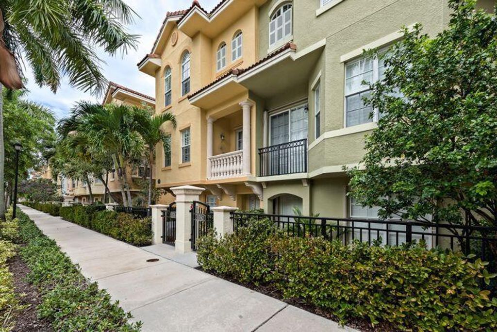 Photo of 11764 Valencia Gardens Avenue, Palm Beach Gardens, FL 33410 (MLS # R10743923)