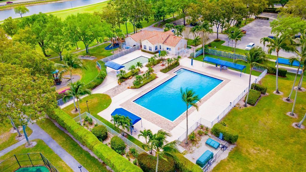 LAKE CHARLESTON - Residential Lease