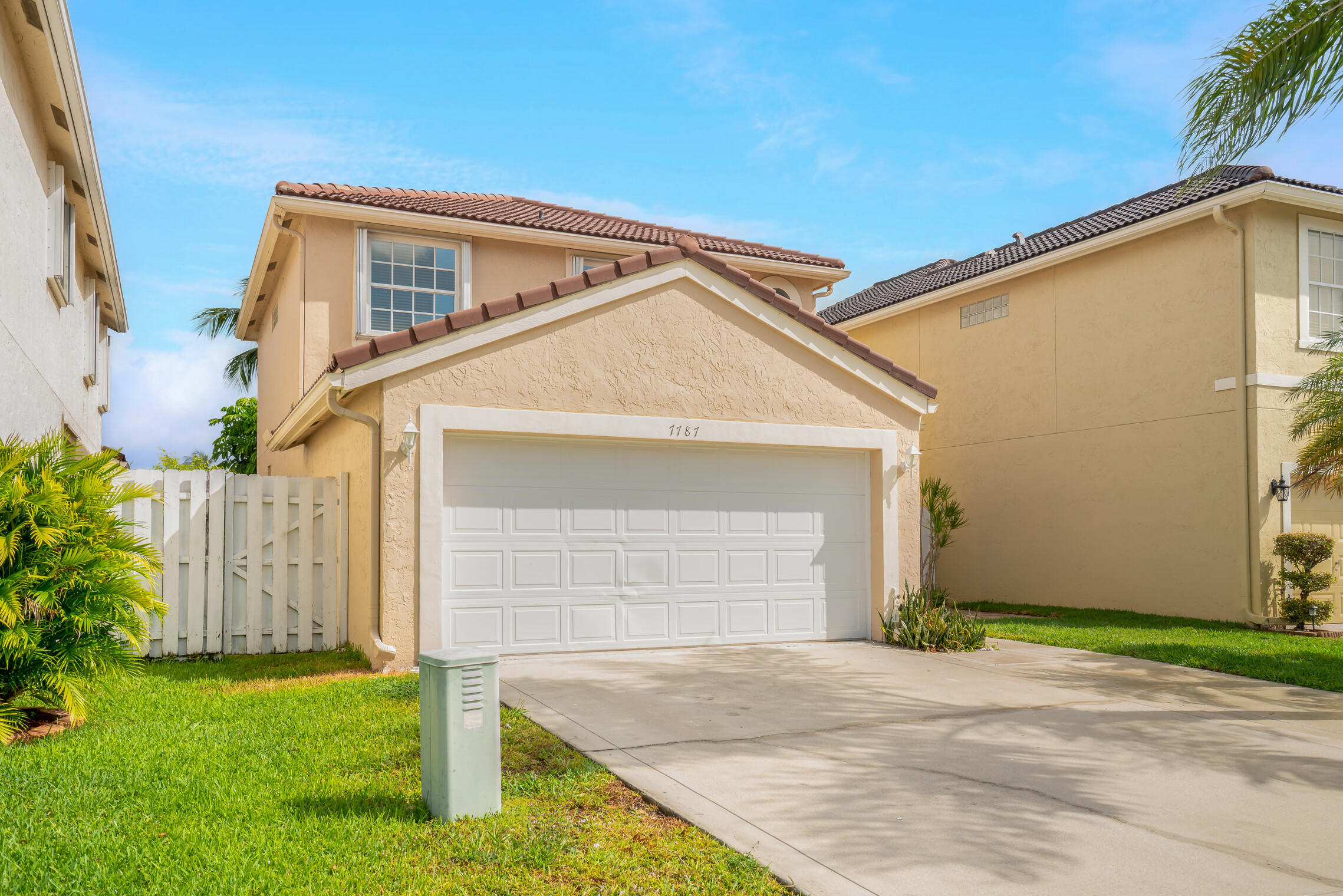 LAKE CHARLESTON - Residential Lease