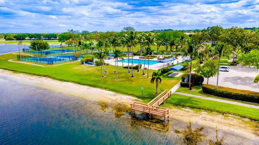 LAKE CHARLESTON - Residential Lease