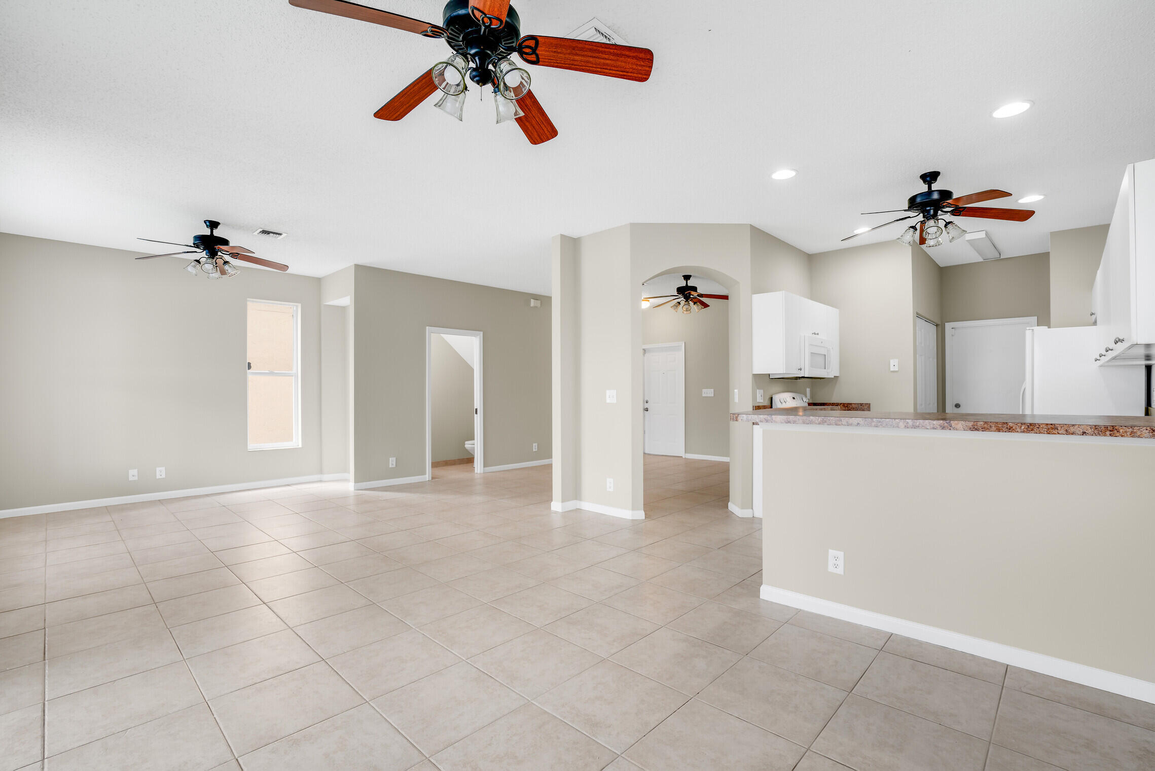 LAKE CHARLESTON - Residential Lease
