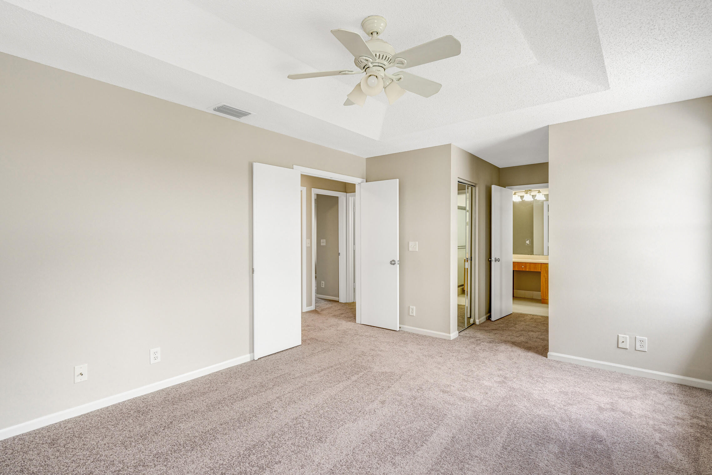 LAKE CHARLESTON - Residential Lease