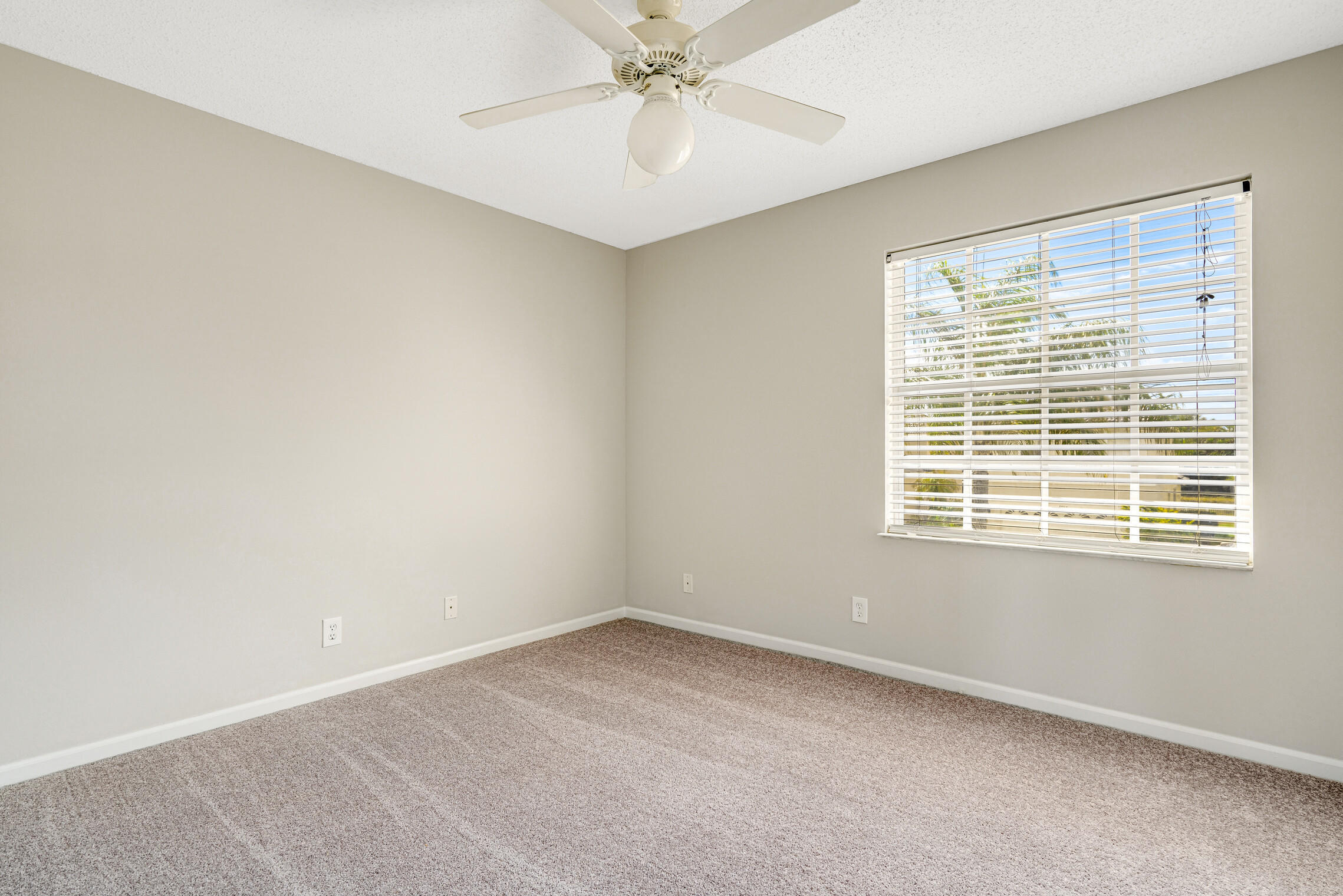 LAKE CHARLESTON - Residential Lease