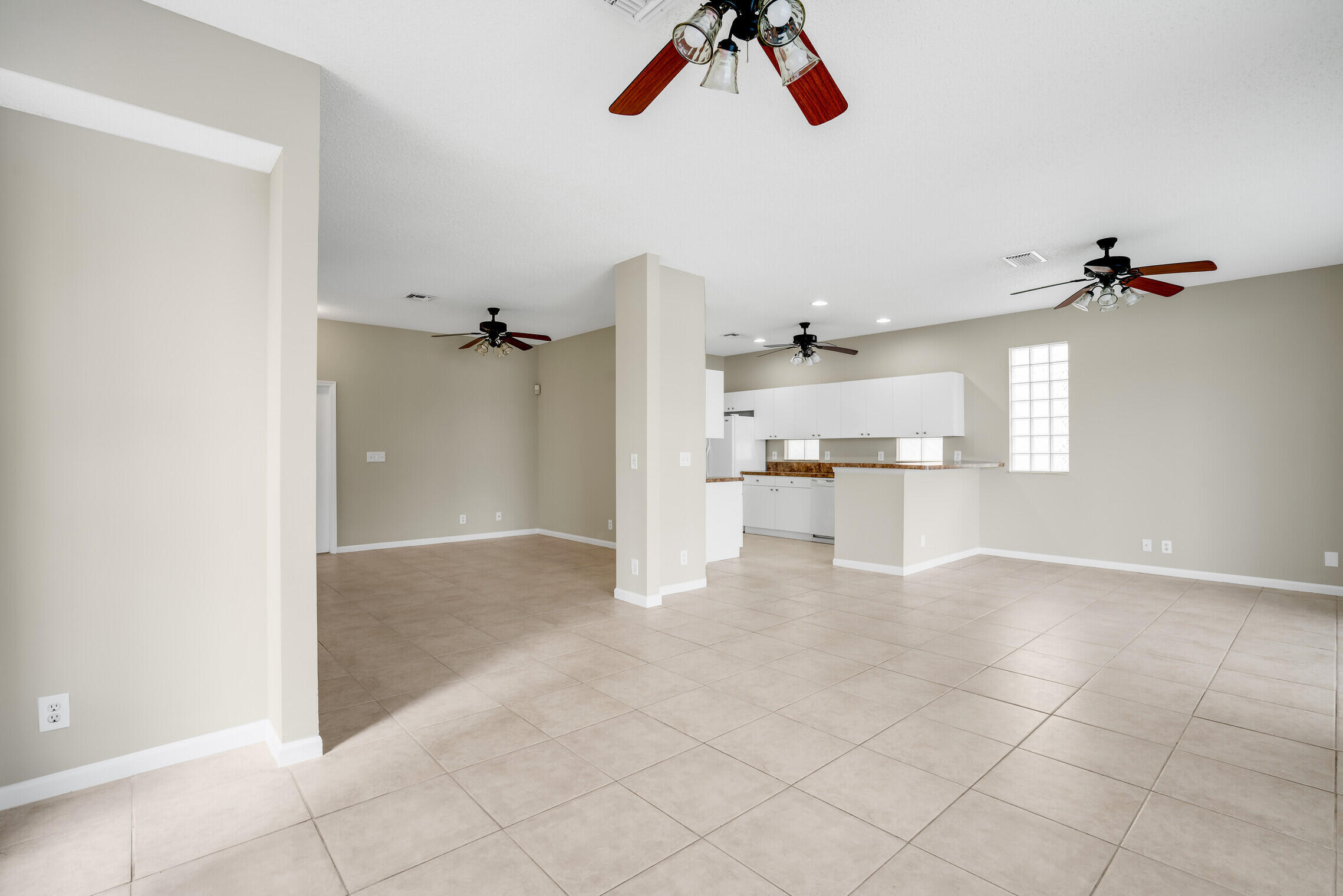 LAKE CHARLESTON - Residential Lease