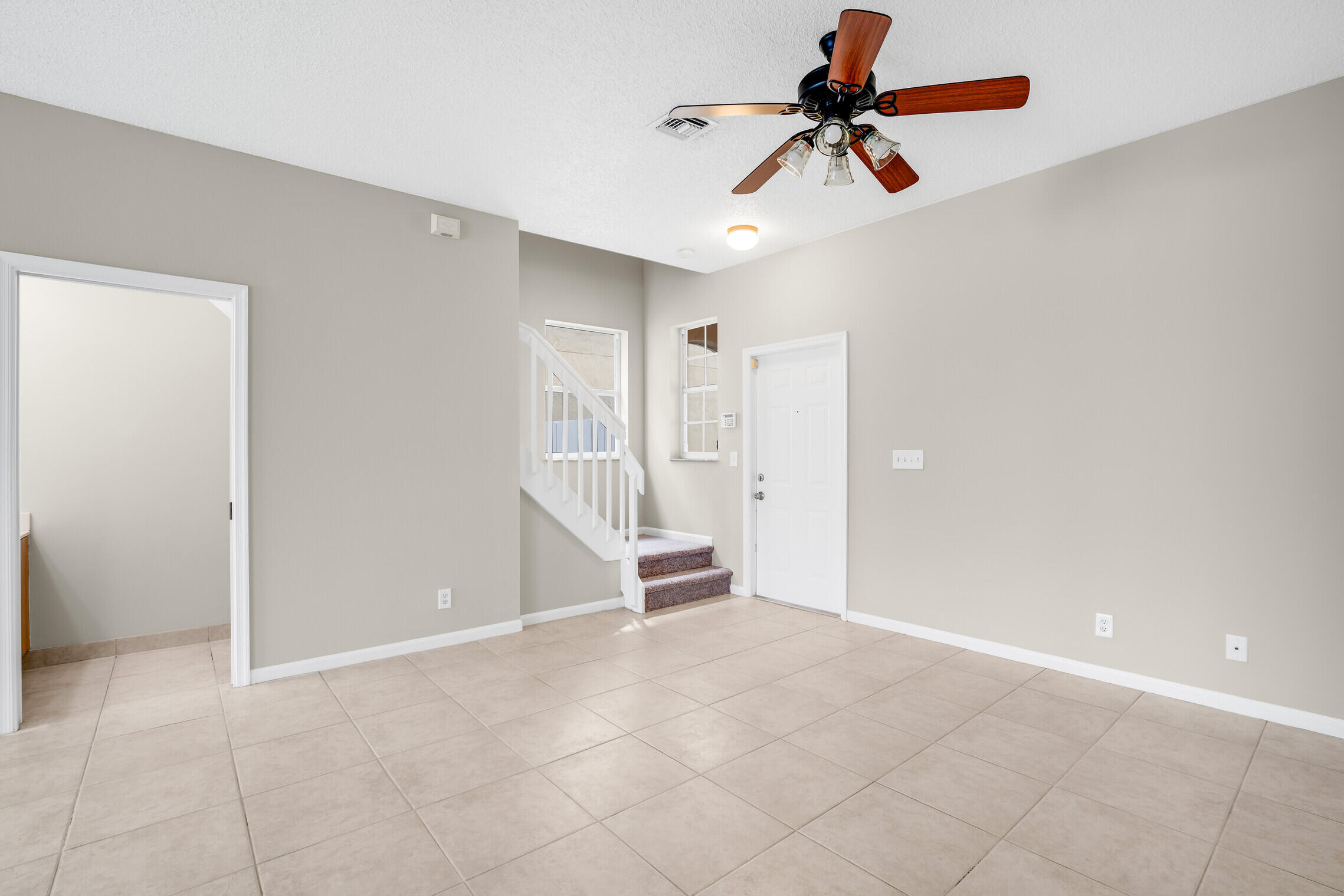 LAKE CHARLESTON - Residential Lease