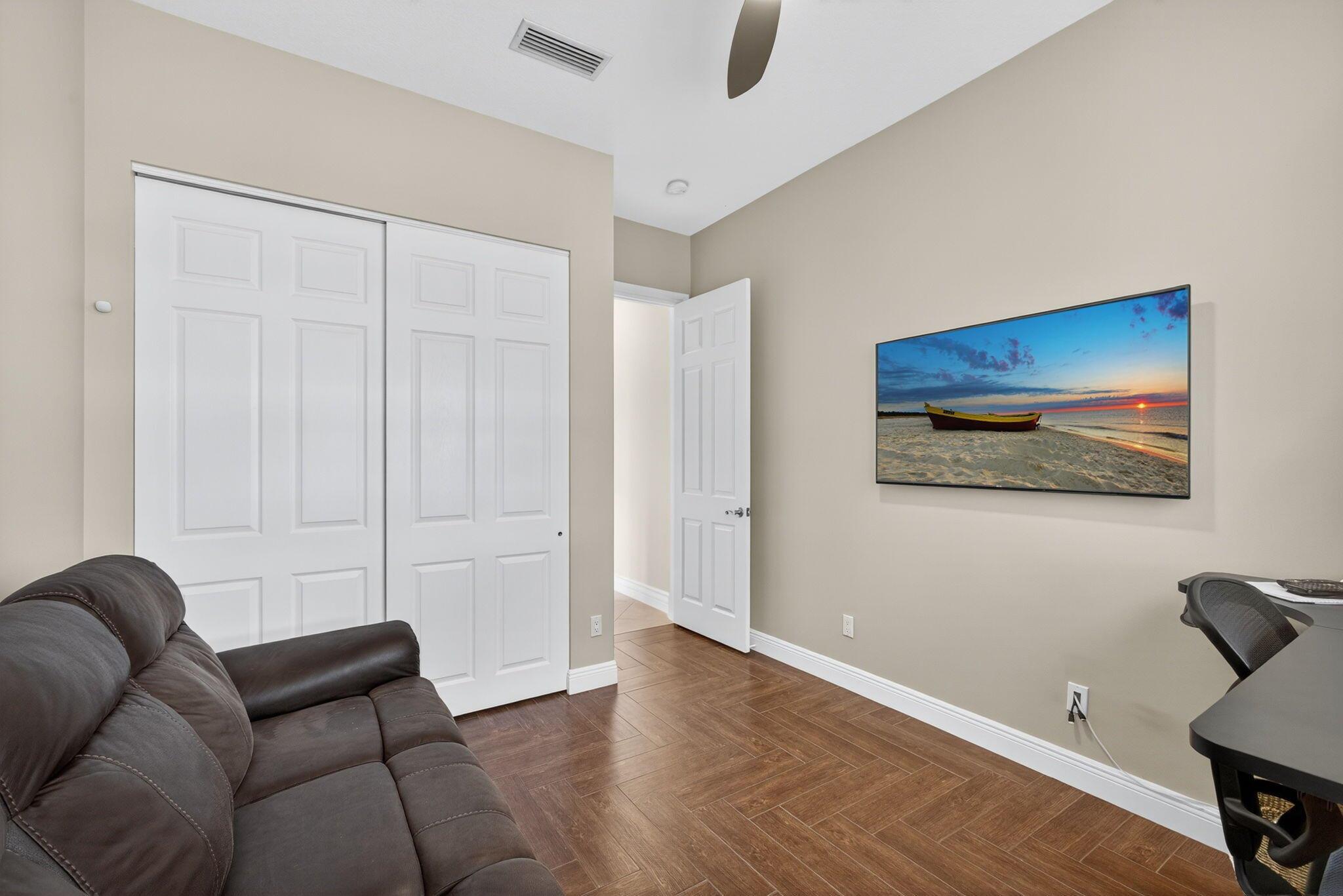 CARLETON OAKS - Residential