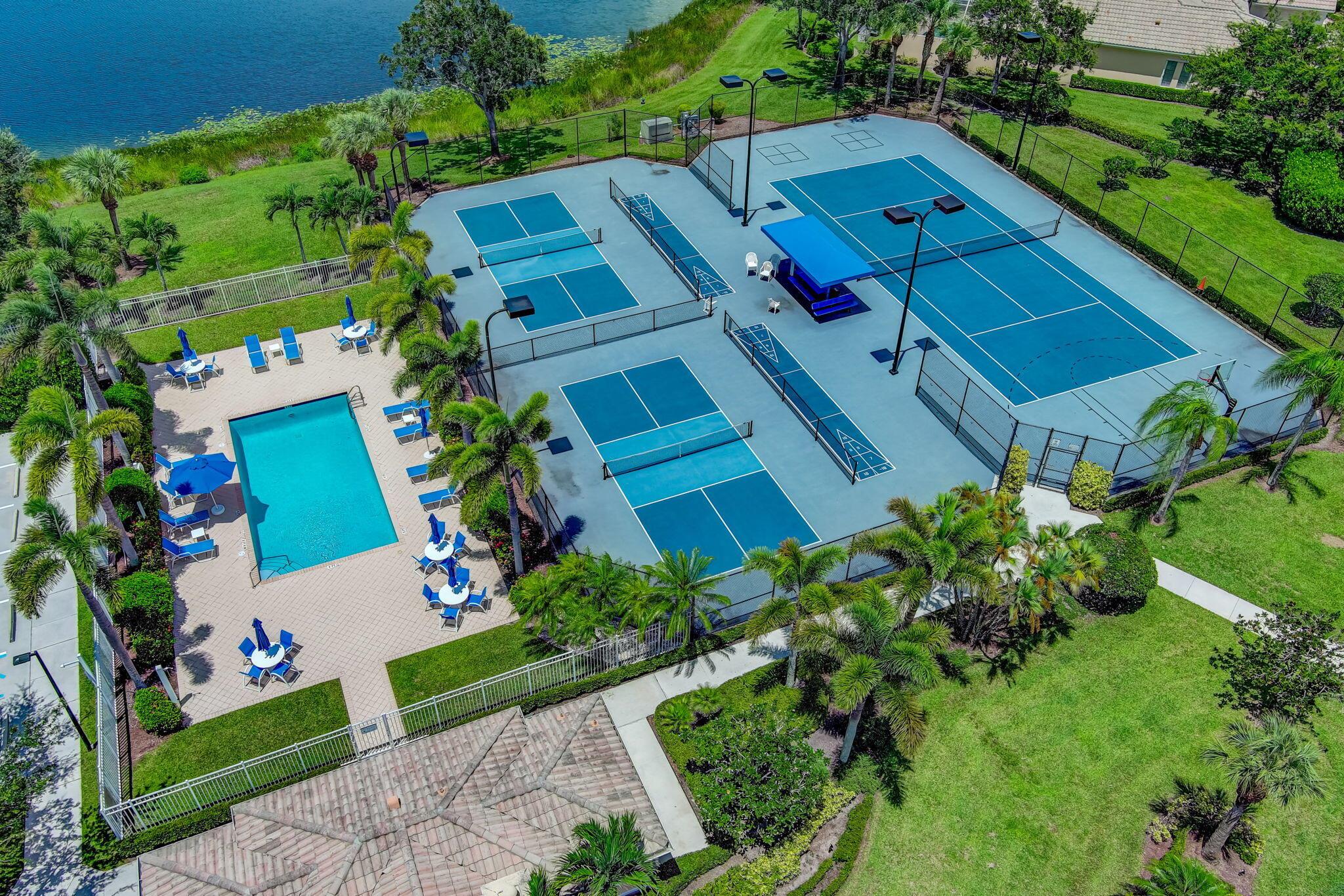 CARLETON OAKS - Residential