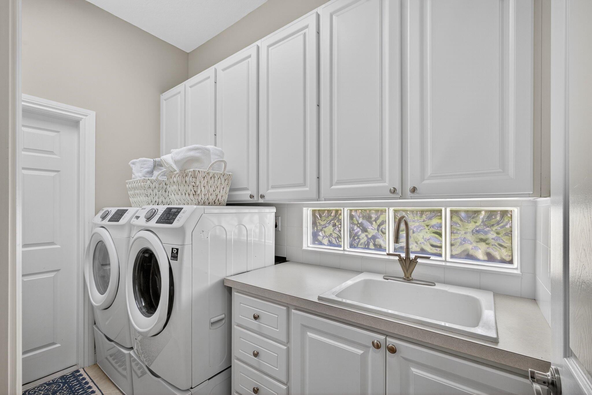 CARLETON OAKS - Residential