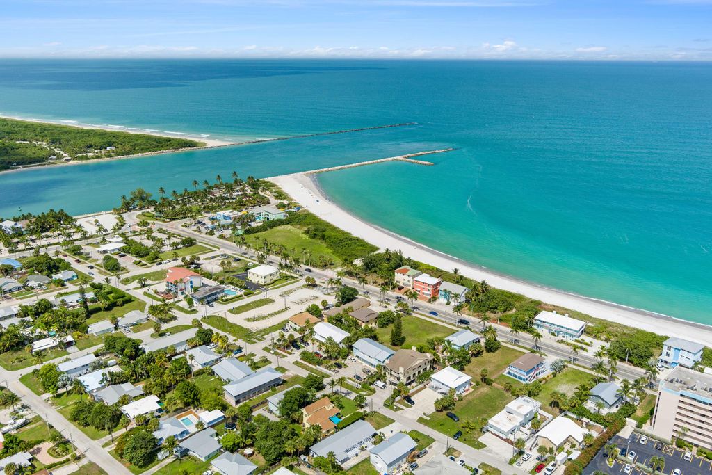 Photo of 670 Hernando Street #E, Fort Pierce, FL 34949 (MLS # R11135424)