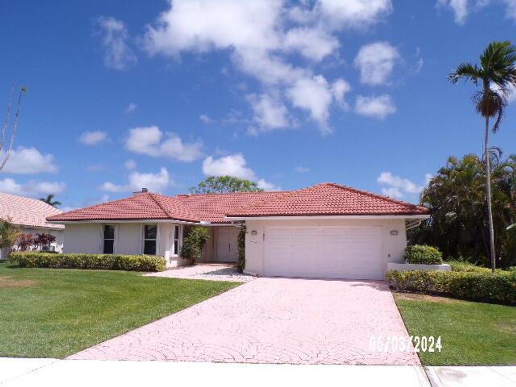 Photo of 2544 SW 23rd Cranbrook Place, Boynton Beach, FL 33436 (MLS # R10991655)